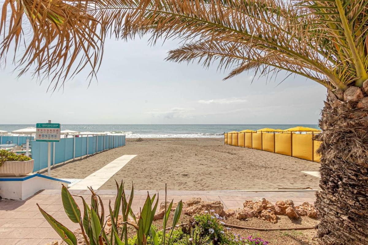 797 Holiday Rentals- Duplex Para 7 En La Carihuela A 1 Min De La Playa Torremolinos Dış mekan fotoğraf