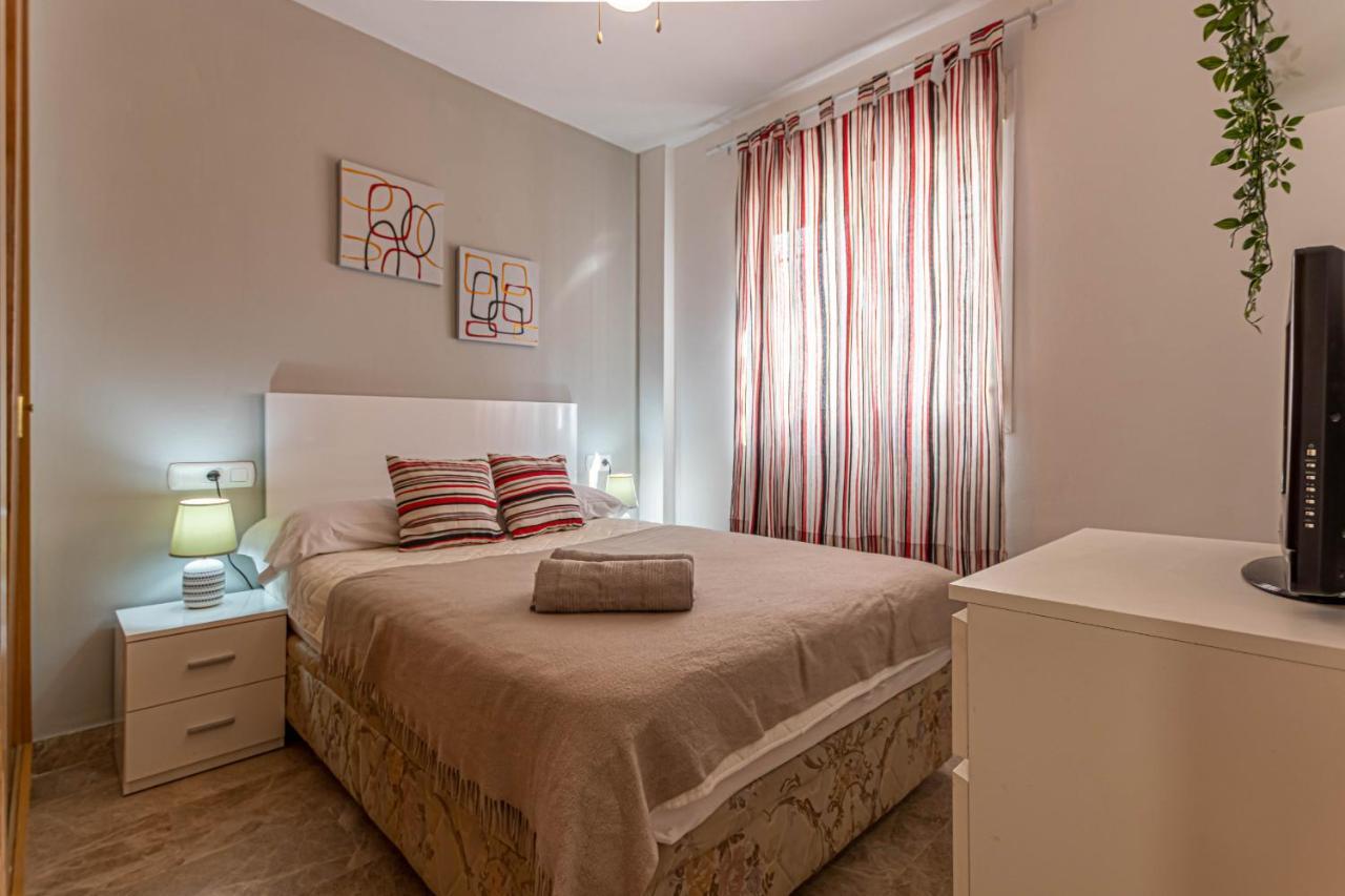 797 Holiday Rentals- Duplex Para 7 En La Carihuela A 1 Min De La Playa Torremolinos Dış mekan fotoğraf
