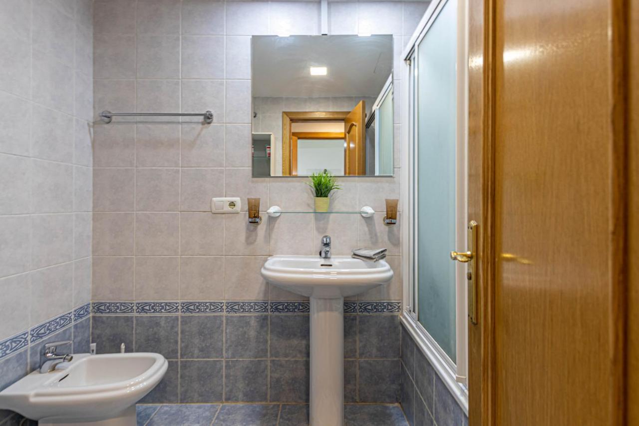 797 Holiday Rentals- Duplex Para 7 En La Carihuela A 1 Min De La Playa Torremolinos Dış mekan fotoğraf